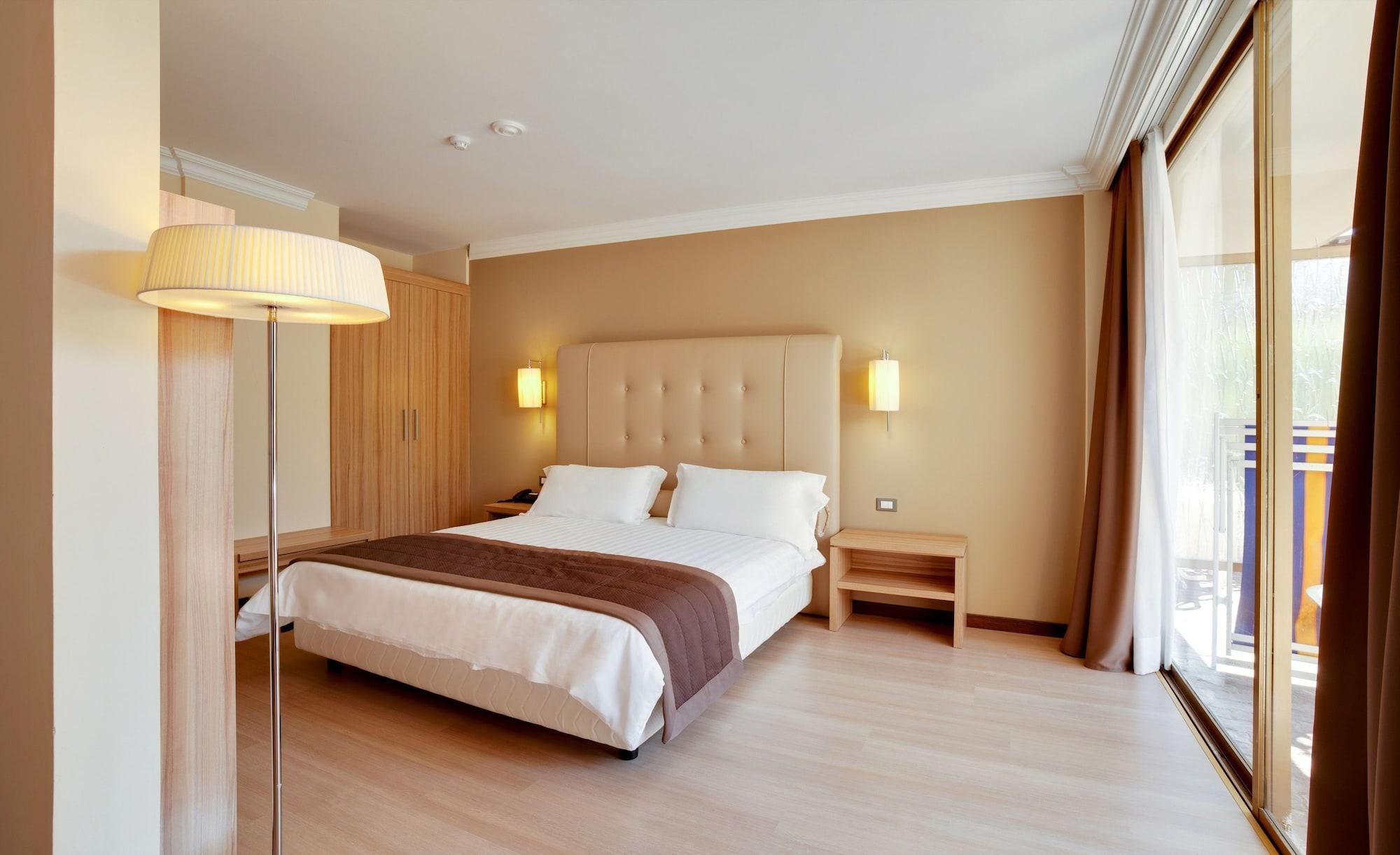 Nyala Suite Hotel San Remo Buitenkant foto
