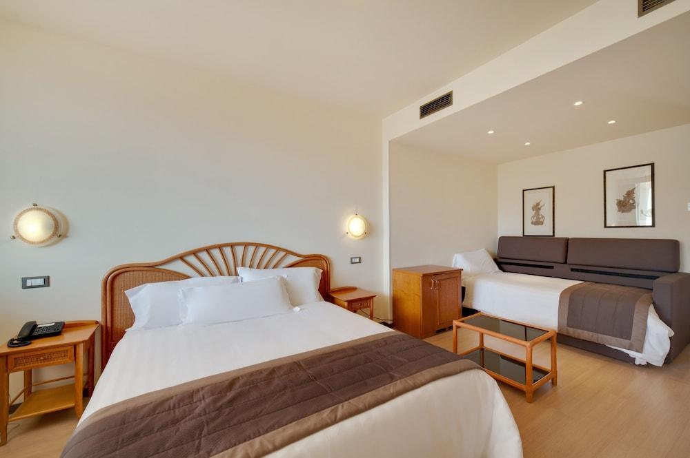 Nyala Suite Hotel San Remo Buitenkant foto
