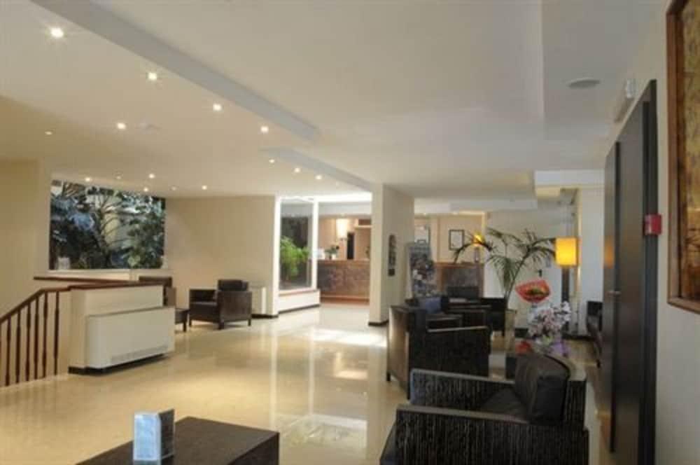 Nyala Suite Hotel San Remo Buitenkant foto